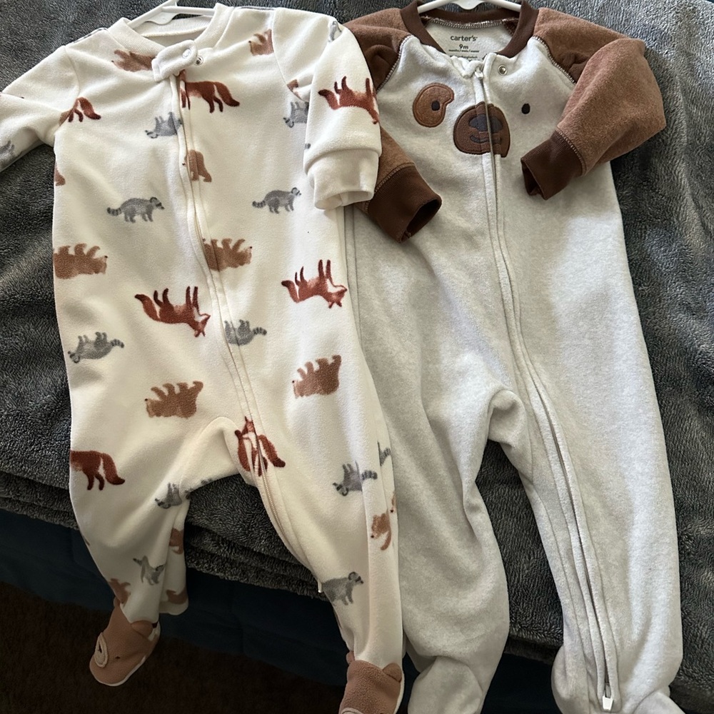 Bundle of Two Baby Fleece Sleep & Play Pajamas 9M - Carter’s NWOT